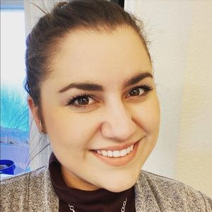 Meet your Posher, Kelli